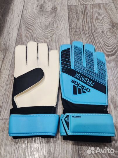 Вратарские перчатки adidas predator training
