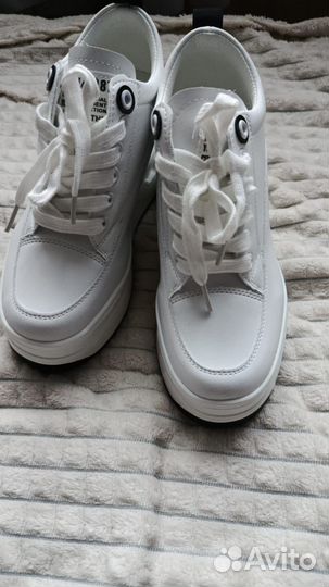 Кроссовки женские на платформе