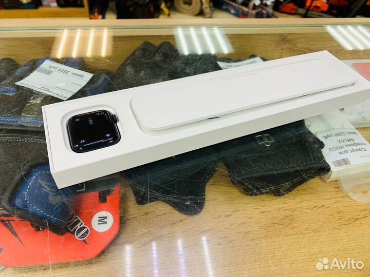 Смарт-часы Apple Watch Series SE 2022 40MM