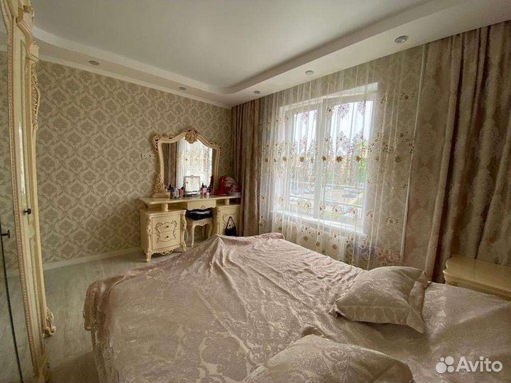 Продам спальный гарнитур