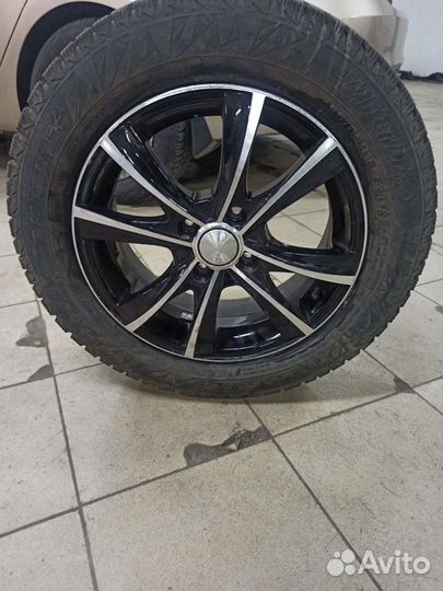 Литые диски r15 на kia rio бу с зимней резиной