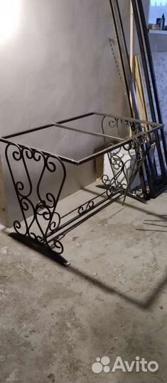 Кованный стол