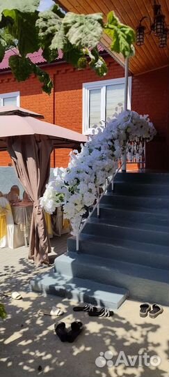 Шатры на прокат, есть Столы и стулья