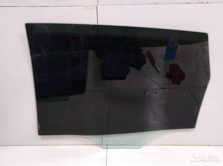 Стекло двери задней правой Ford Fiesta MK5 2002-20