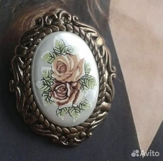 Винтажная брошь, Европа