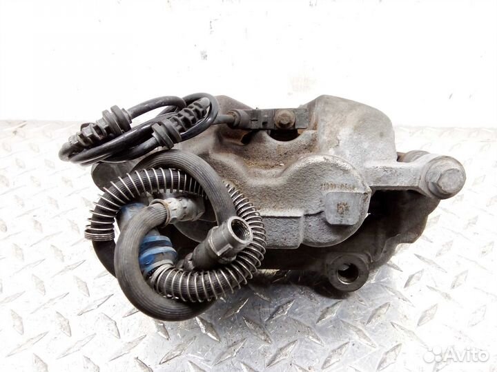 Суппорт передний правый Mercedes GLK X204