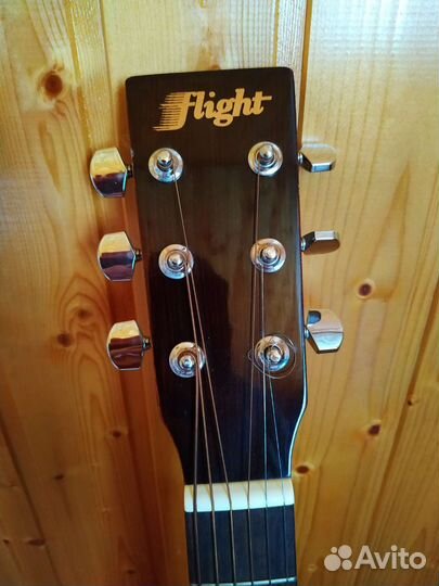 Акустическая гитара