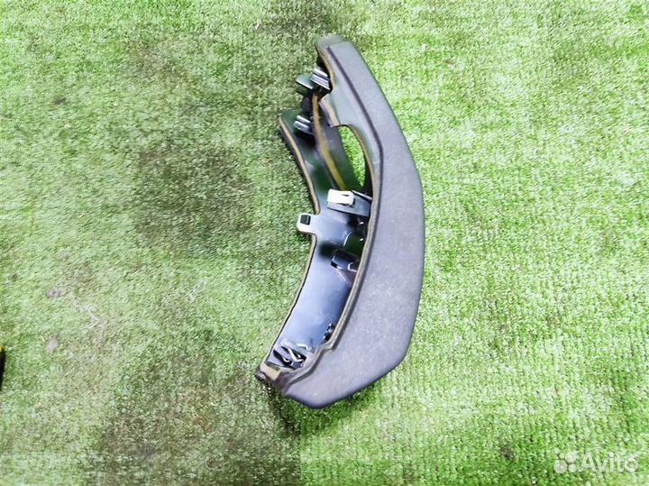 Накладка торпедо правая Land Rover Discovery 4 20