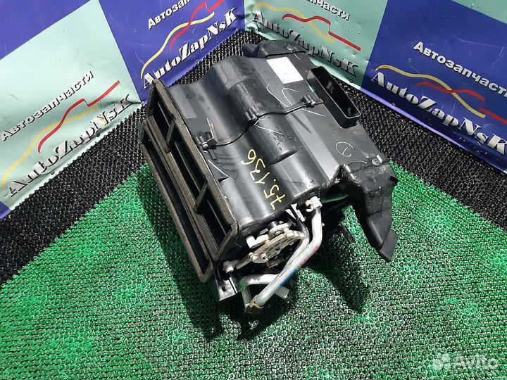 Тросик стояночного тормоза правый Mitsubishi Pajer