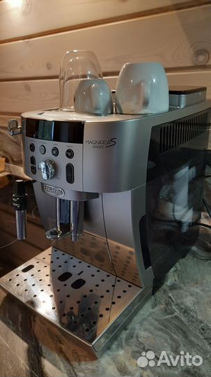Кофемашина delonghi magnifica s