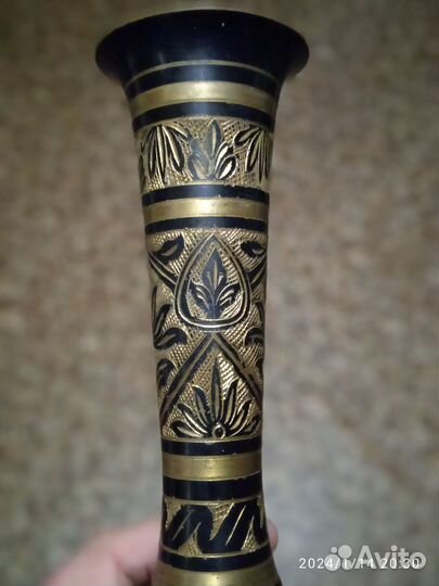 Кувшин производства Индия, латунь с резьбой