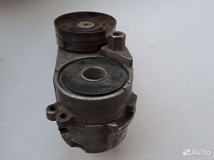 Натяжитель обводного ремня VAG V6 078903133AB