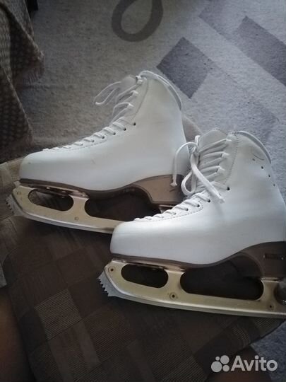 Фигурные коньки edea chorus 235