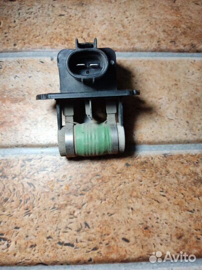 Резистор вентилятора радиатора Hyundai Solaris