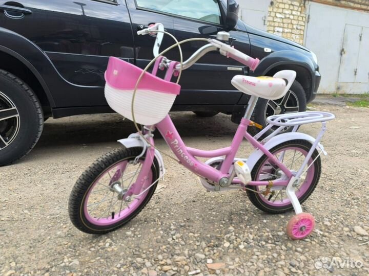 Детский велосипед четырехколесный