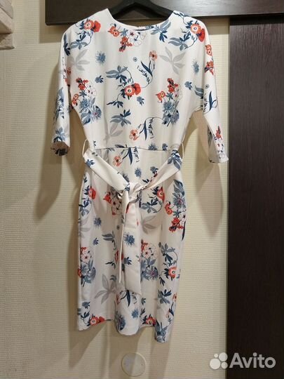 Платье женское 46 размера б/у