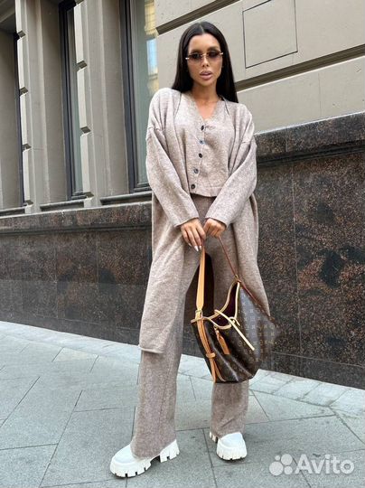 Роскошный и элегантный женский костюмчик- тройка