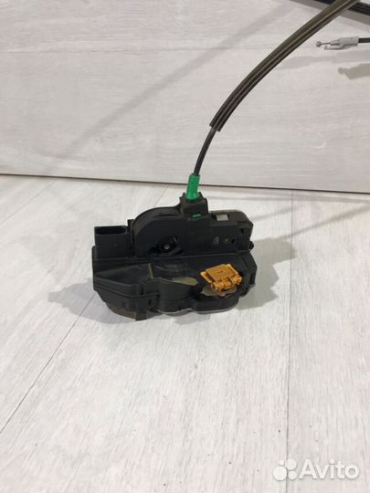 Замок двери chevrolet aveo T300 1.6 мт седан