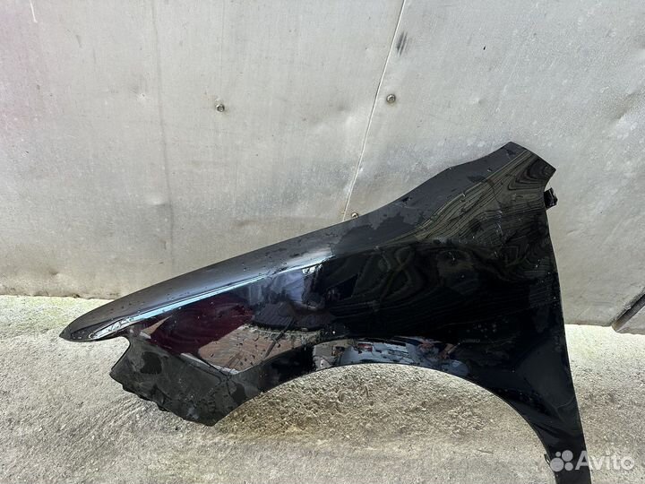 Крыло перед левая сторона