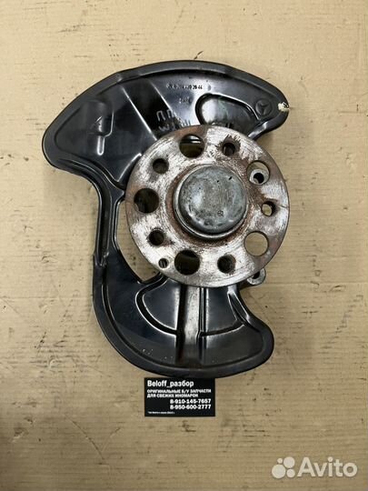 Кулак со ступицей передний правый Мерседес w204