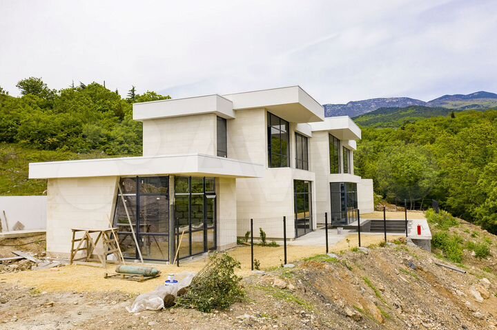 Коттедж 263 м² на участке 5,3 сот.