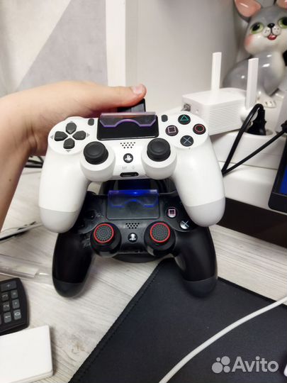 Sony PS4 500 gb 2 джойстика подписка