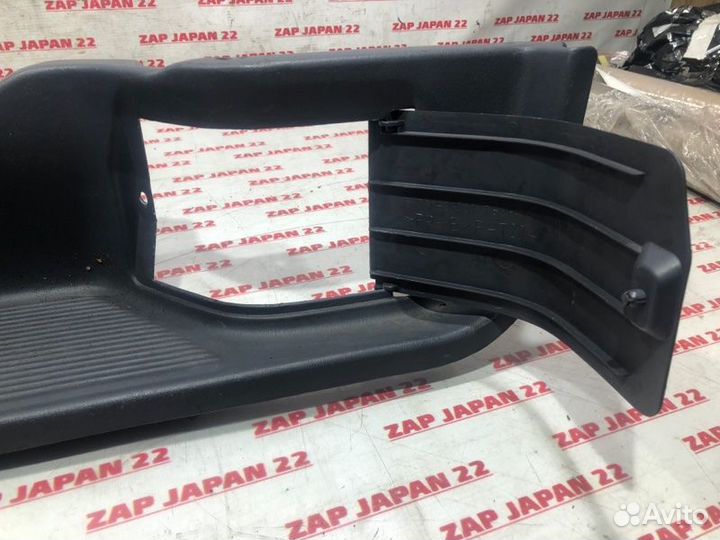 Накладка порога передняя левая Toyota Lite Ace Van