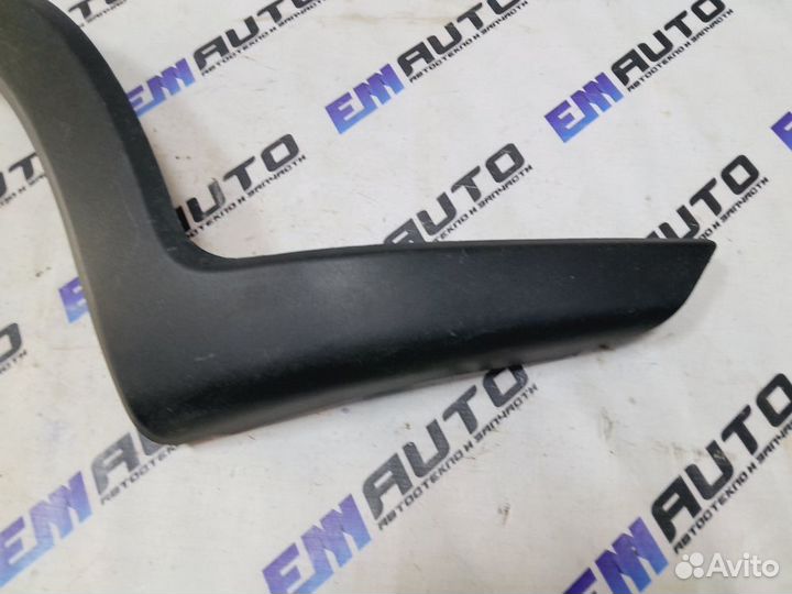 Накладка переднего бампера прав. Лада Гранта Кросс