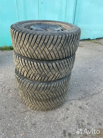 Комлект зимних колес 205/55 16