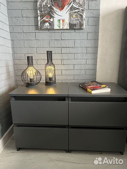 Туалетный столик (тумбочка)