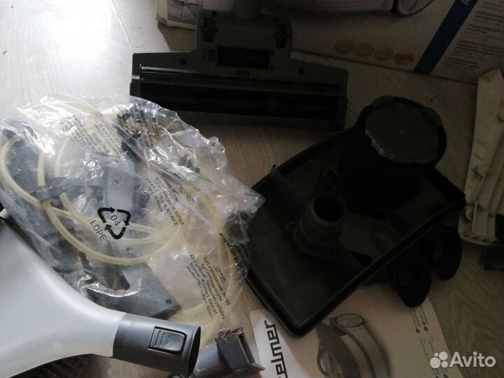 Моющий пылесос Zelmer Aquawelt Quattro ZVC 763