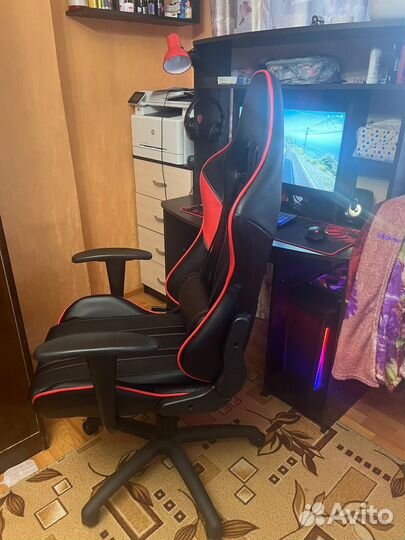 Компьютерное кресло thunderx3