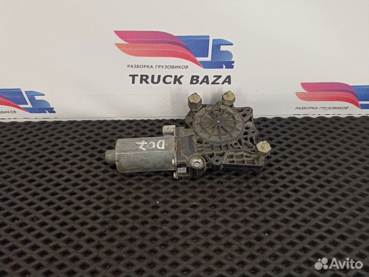 130821916 Моторчик стеклоподъемника правый