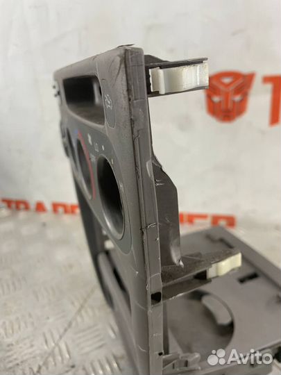 Накладка центральной консоли Тойота Королла AE110