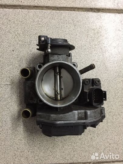 Дроссельная заслонка Volkswagen Passat B5 ADR