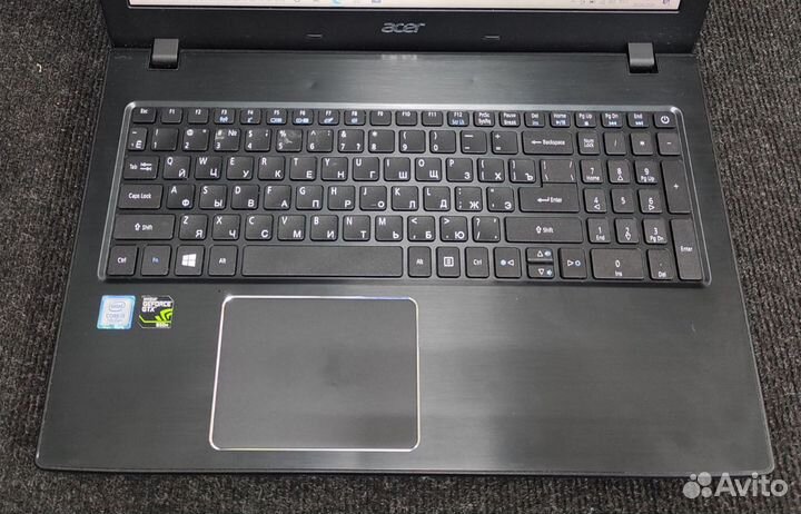 Acer (i5-7200U, 16GB, SSD 512GB, GTX 950M 2GB)