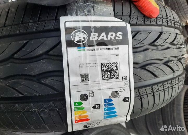 Bars UZ310 215/50 R17 91W