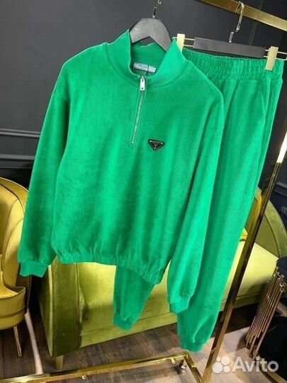 Костюм спортивный