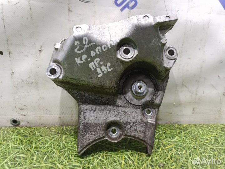 Кронштейн опоры двигателя правый Opel Insignia