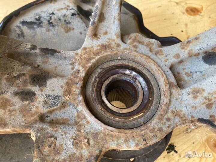 Кулак поворотный передний левый Mazda 6 I (Gg)