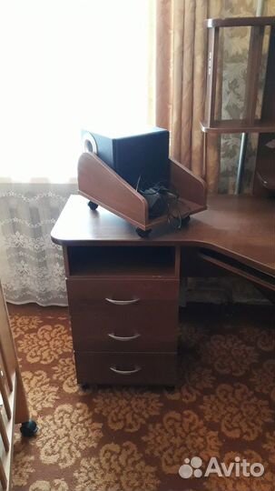 Компьютерный стол