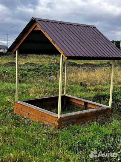 Песочница с крышкой