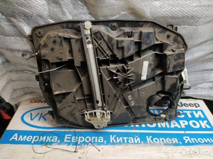 Стеклоподъемник передний правый Jeep Liberty 07-12