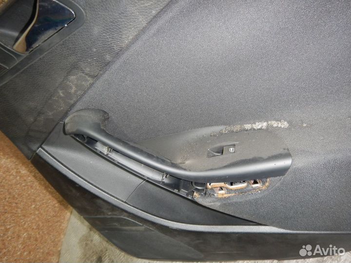 Обшивка двери задней правой, Volkswagen (Фольксваг