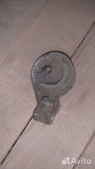 Подушка двигателя коробки на Киа Церато,Kia Cerato