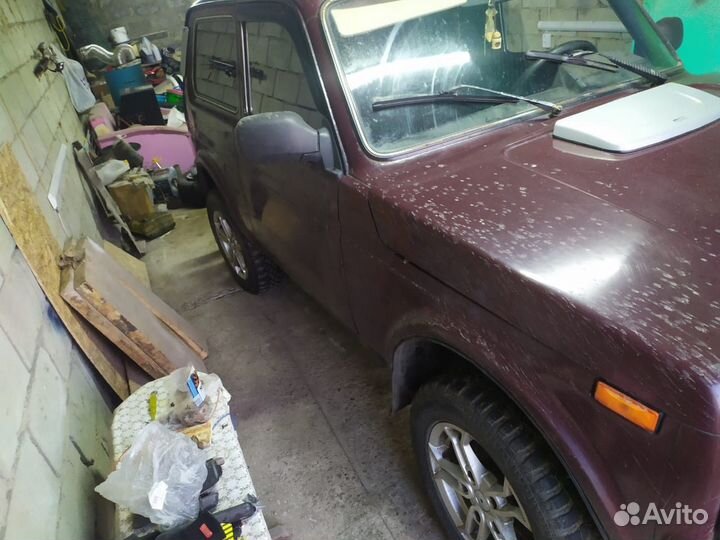 LADA 4x4 (Нива) 1.7 МТ, 2009, 180 000 км