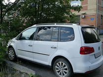 Volkswagen Touran 1.4 AMT, 2010, 188 000 км, с пробегом, цена 900 000 руб.