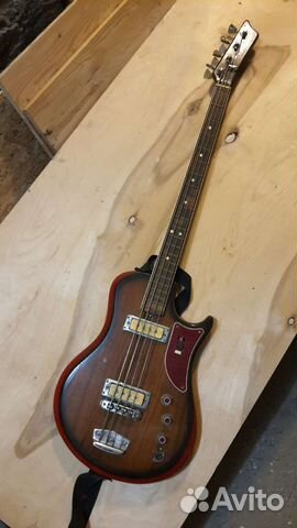 Бас гитара Урал