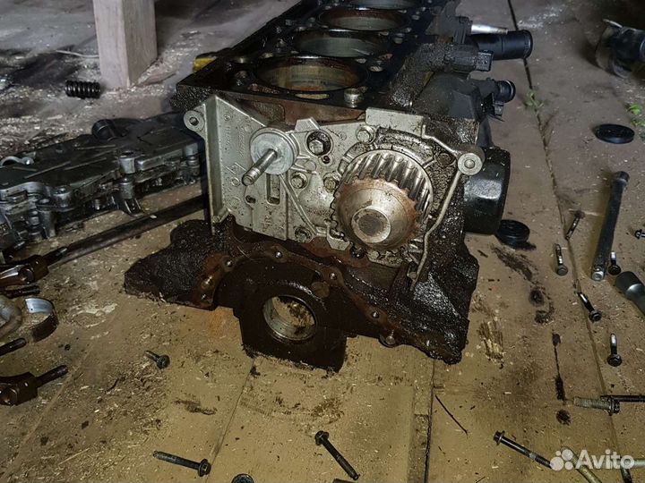 Блок цилиндров двигателя K4M renault megan 2