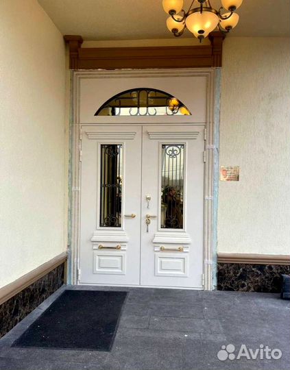 Входная дверь